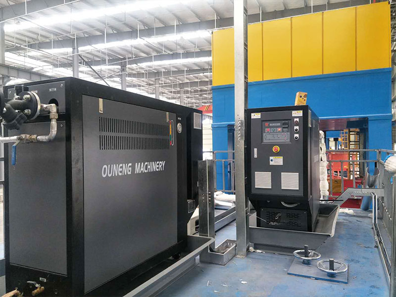 汽車內(nèi)飾件隔熱墊模壓成型油溫機